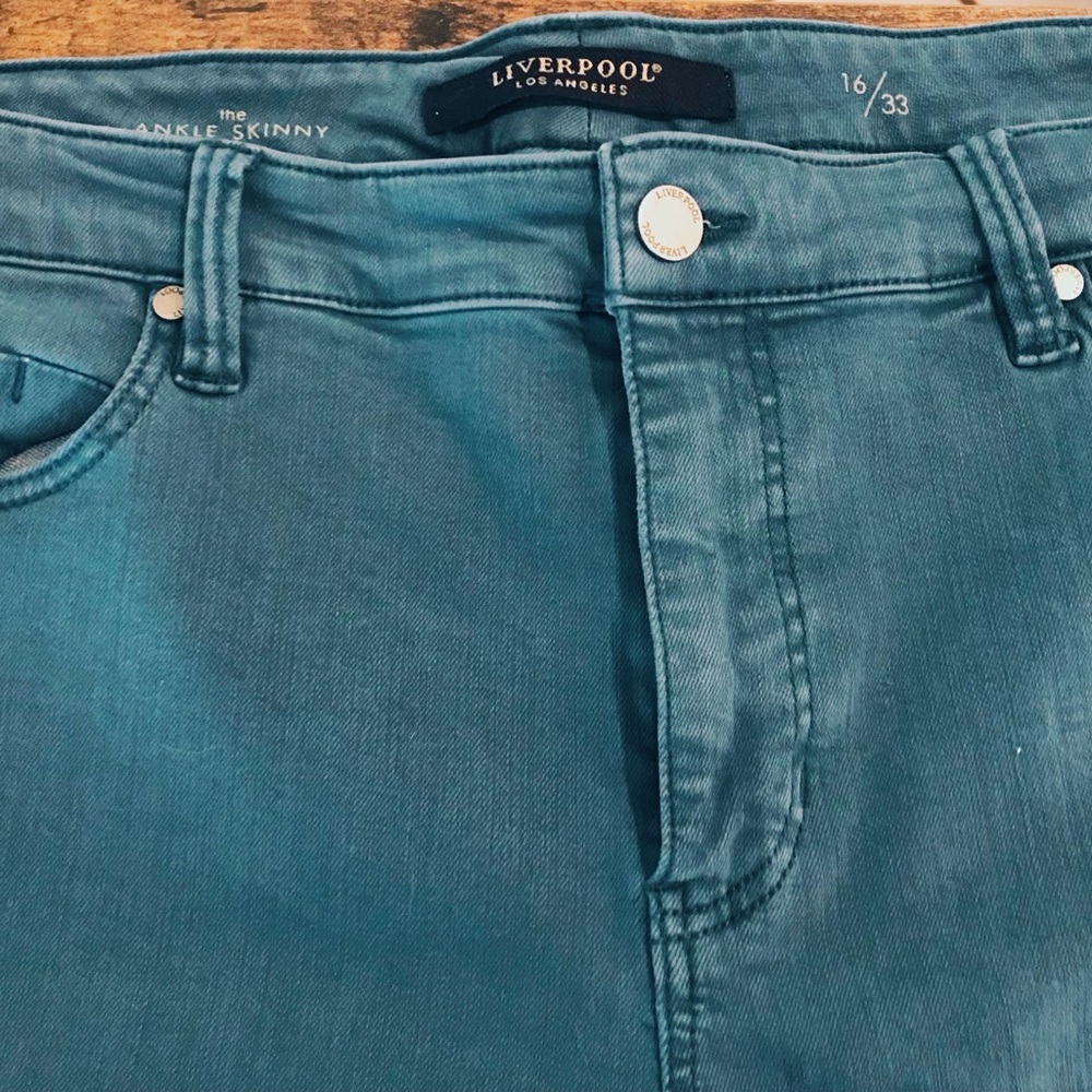 EUC Liverpool Abby Ankle Skinny High Performance Denim In Jet Stream Blue